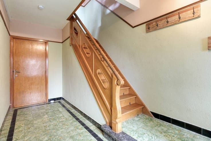 Semi-detached house in a quiet location for sale with 3 bedr