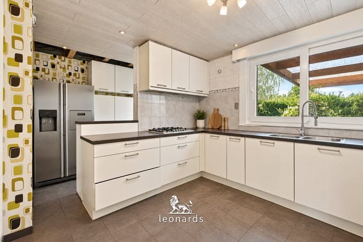 Family home with 4 bedrooms and large garden in Wervik