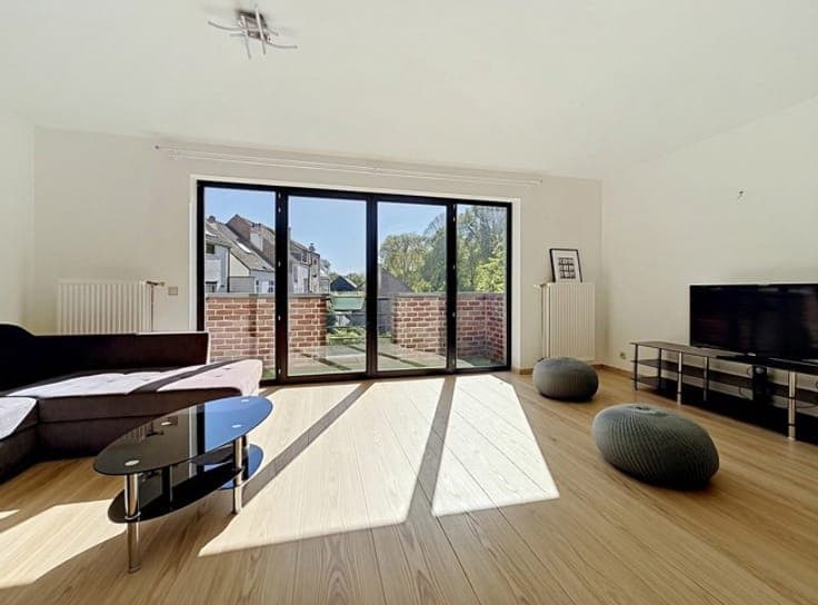 Beautiful 4-bedroom house with garage