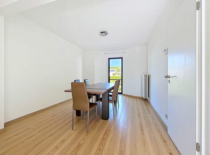 Beautiful 4-bedroom house with garage