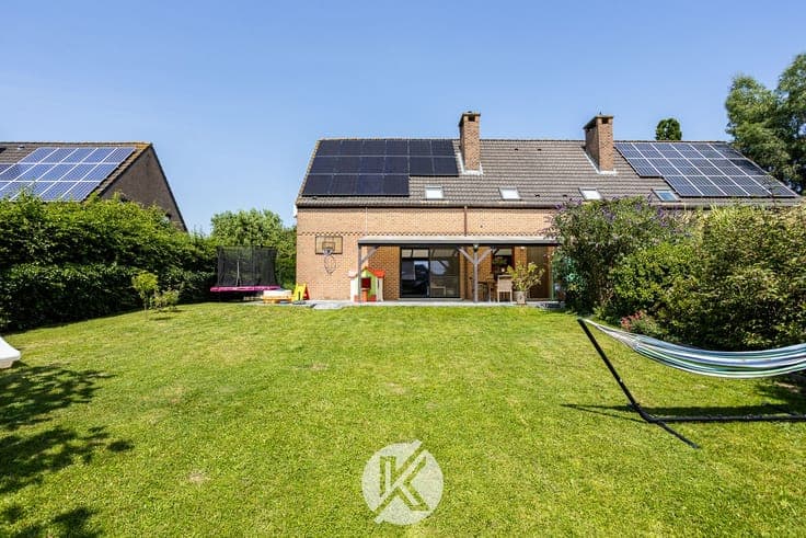 Energiezuinige gezinswoning met zonnige tuin