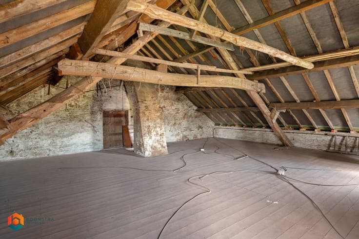 Landelijke woning met 5 slpkrs en bijgebouw op 1 ha te Putte