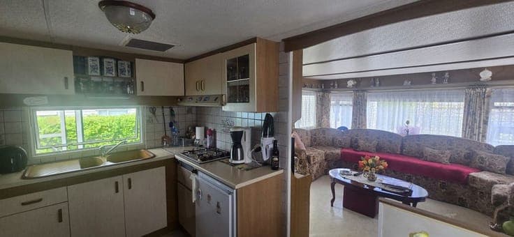 Lovely caravan with garden