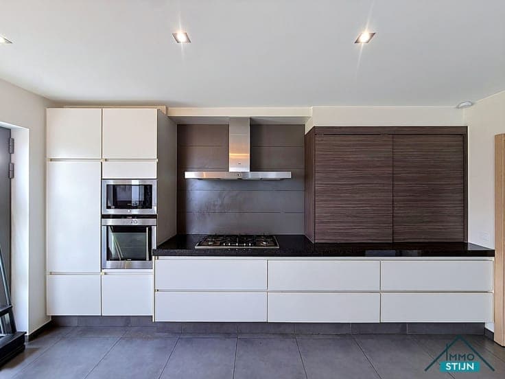 Recente instapklare woning met 4 slaapkamers en bijgebouw