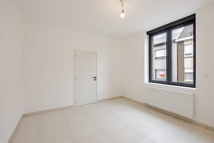 Volledig gerenoveerde gezinswoning met 4 slaapkamers, garage