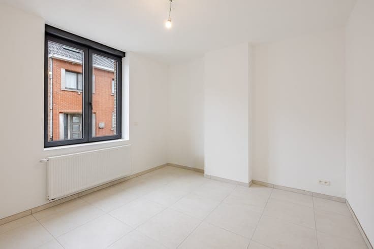 Volledig gerenoveerde gezinswoning met 4 slaapkamers, garage