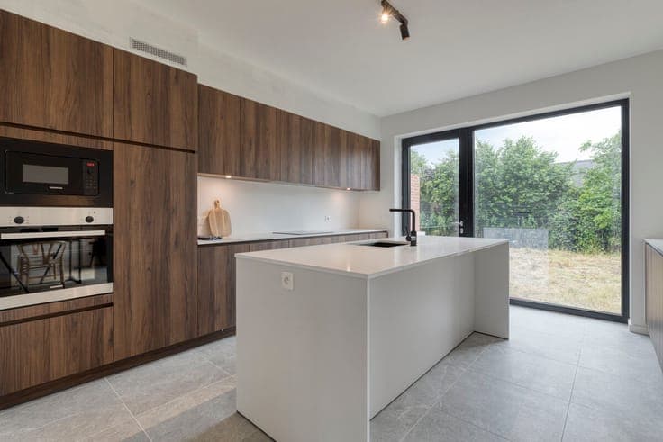 Spacious semi-detached house with 3 bedrooms and versatile a