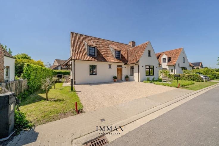High-quality parsonage in a rural setting