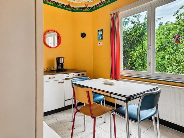 Maison à rénover dans une rue calme à proximité de la gare