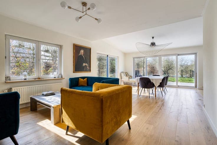 Charming renovated villa on a spacious plot