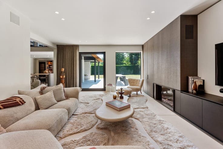 Exclusieve, volledig gerenoveerde villa met 5 slaapkamers...
