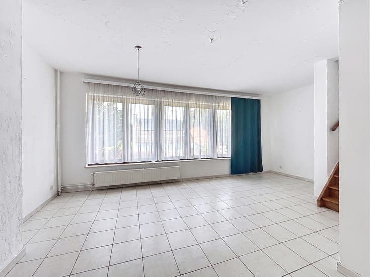 Charming semi-detached house with garden - heart of Chenois