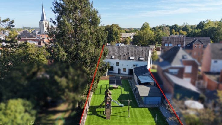 Ruime polyvalente woning van 335m² op 5a84ca