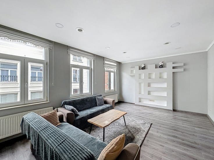 HOUSE WITH A GARDEN AND GREAT POTENTIAL