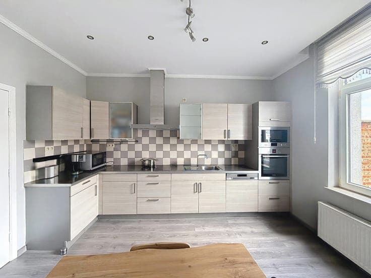 HOUSE WITH A GARDEN AND GREAT POTENTIAL