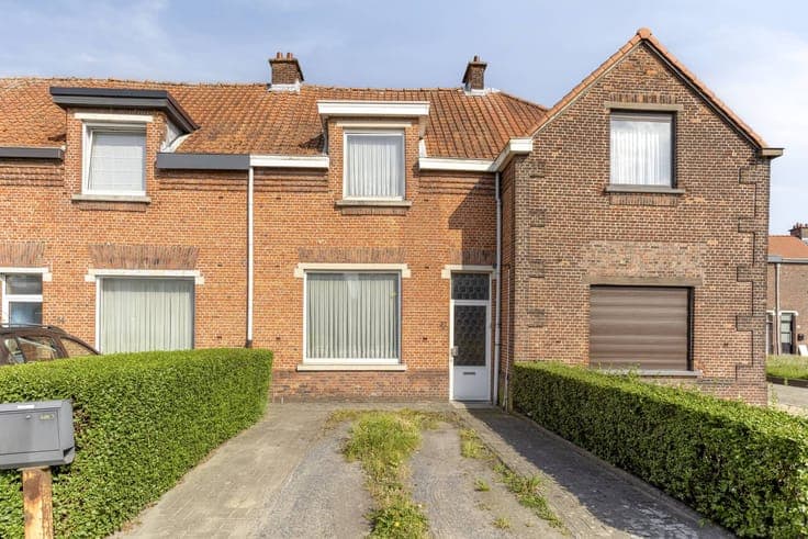 House for sale in Borsbeek with large garden and garage