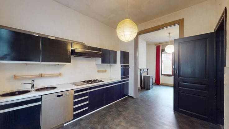 HELMET – SINGLE-FAMILY HOME (NEEDS UPDATING)- GARAGE