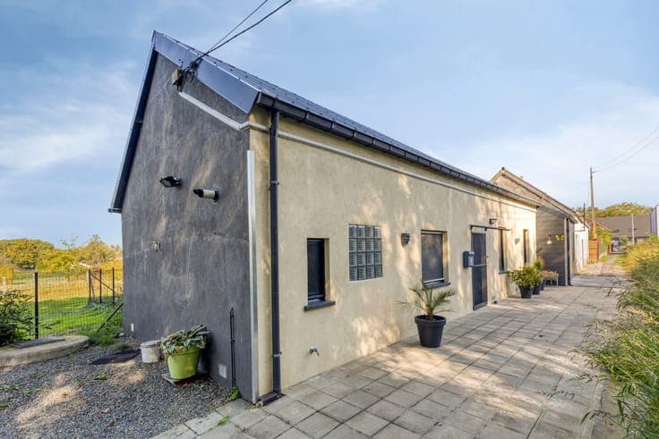 Move-in ready home in a peaceful green setting