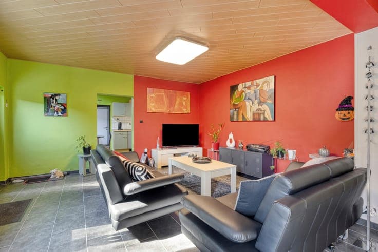 Move-in ready home in a peaceful green setting