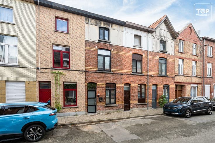 Recent gerenoveerde woning met 4 slaapkamers op TOPlocatie