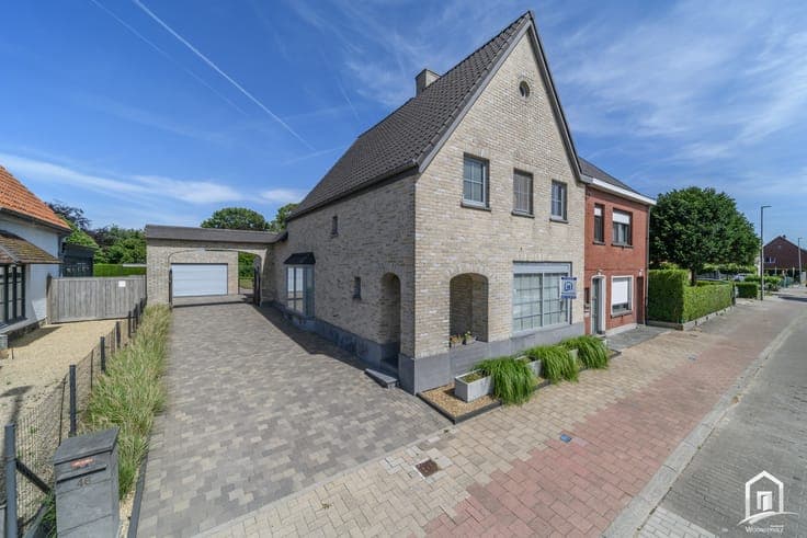 Centraal gelegen mooie halfopen bebouwing te Zele
