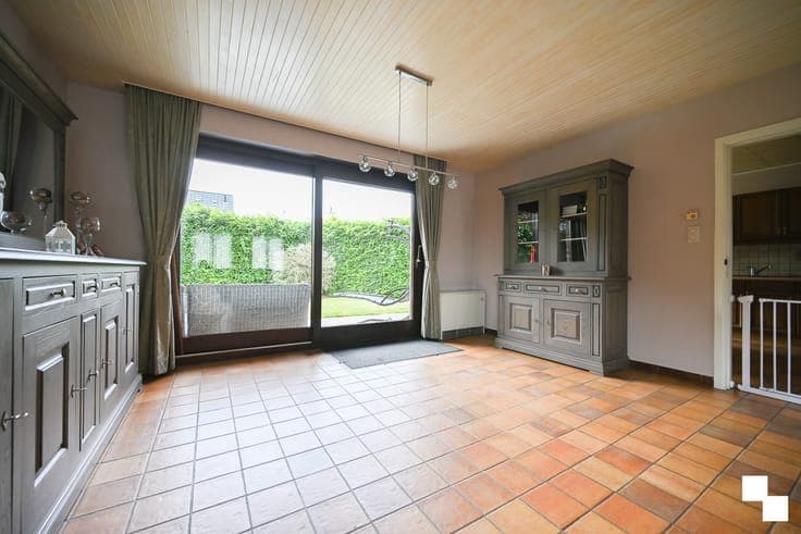 Ruime gezinswoning in doodlopende straat te Izegem