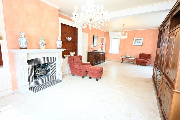 STATIGE villa op MOOI PERCEEL van 614m²!