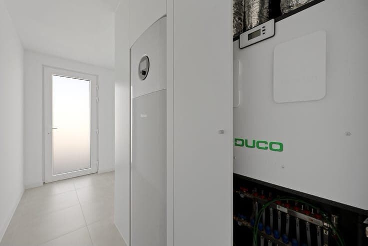 PRACHTIG GERENOVEERDE WONING MET 4 SLAAPKAMERS EN EPC-LAB...