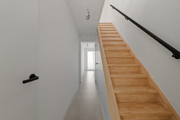 PRACHTIG GERENOVEERDE WONING MET 4 SLAAPKAMERS EN EPC-LAB...
