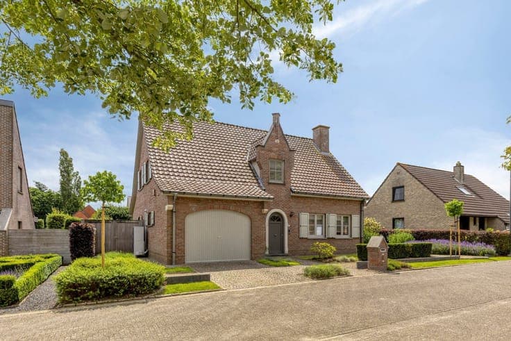 INSTAPKLARE, HOOGWAARDIG AFGEWERKTE OPEN BEBOUWING