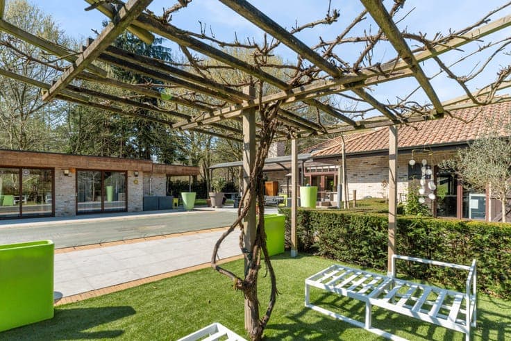 Spanish villa on 8,670 m² in the heart of Schoten