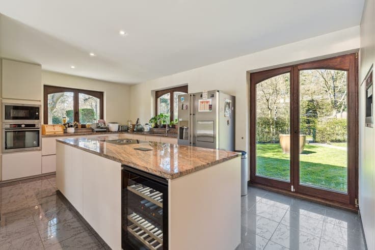 Spanish villa on 8,670 m² in the heart of Schoten