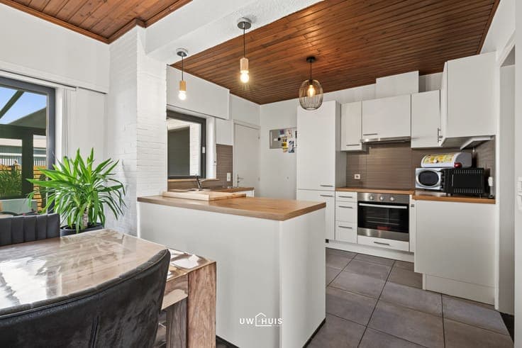 Well-maintained bungalow with 3 bedrooms in a quiet location
