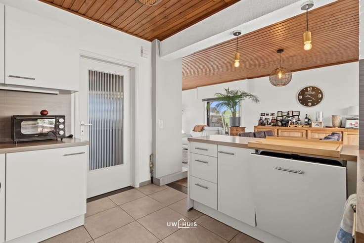 Well-maintained bungalow with 3 bedrooms in a quiet location