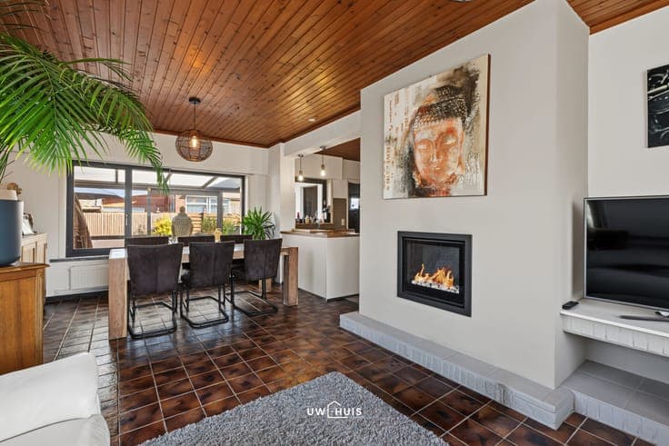 Well-maintained bungalow with 3 bedrooms in a quiet location