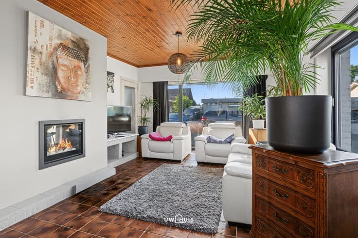 Well-maintained bungalow with 3 bedrooms in a quiet location