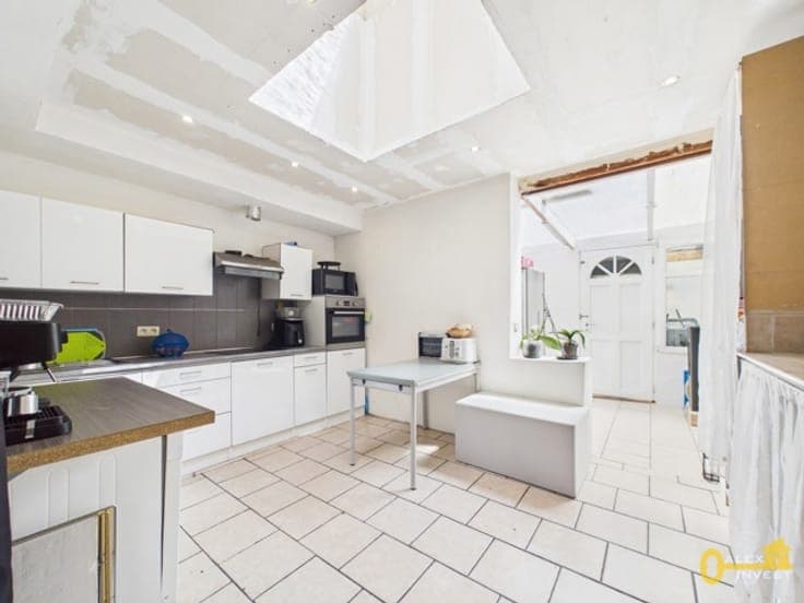 4-bedroom house with GARDEN