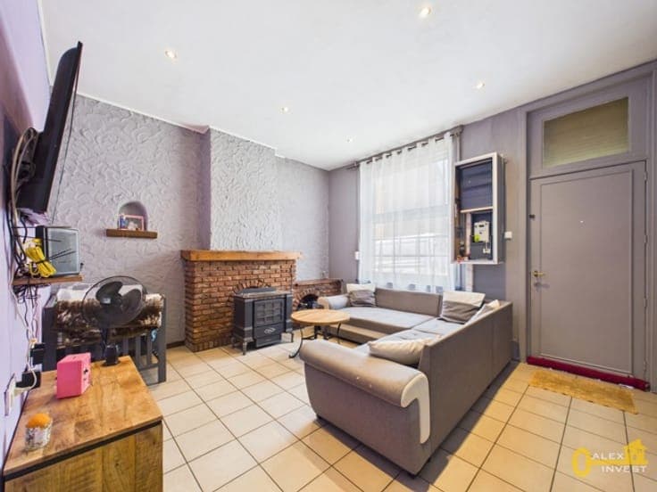 4-bedroom house with GARDEN