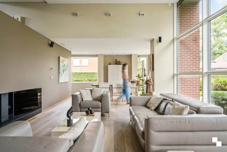 Uitzonderlijk ruime eigendom met 507 m² bewoonbare opperv...