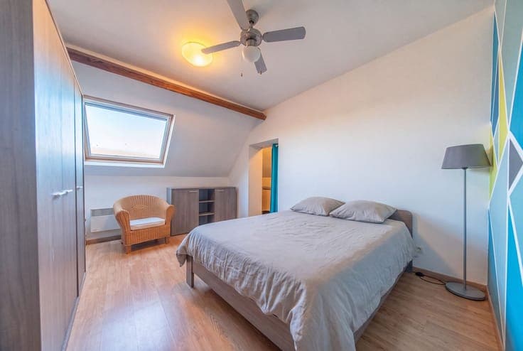 Belle maison, 3 façades, 3 chambres - Faire offre àpd 245.00