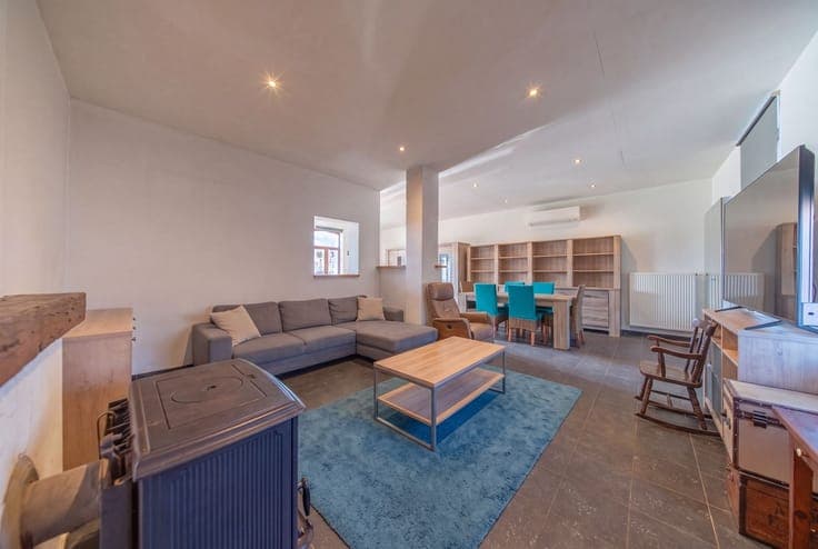 Belle maison, 3 façades, 3 chambres - Faire offre àpd 245.00