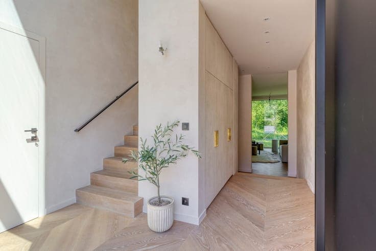 Luxury new-build villa (2025)
