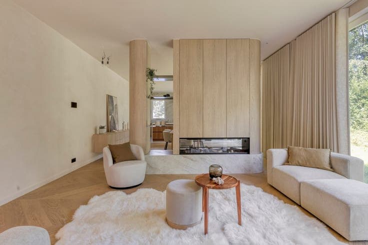 Luxury new-build villa (2025)