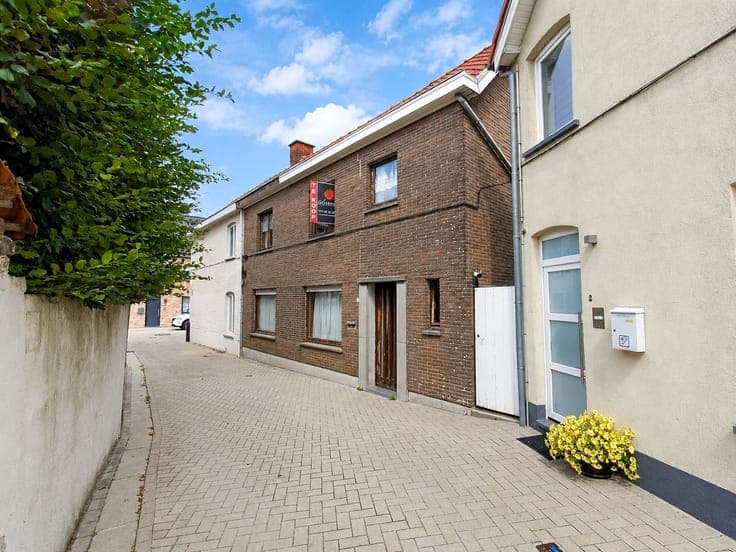 Ruime stadswoning met renovatiepotentieel in Leupegem (Ou...