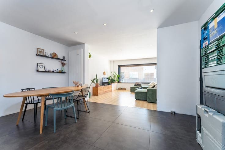 Ruime gerenoveerde woning met 4 slaapkamers in het centrum