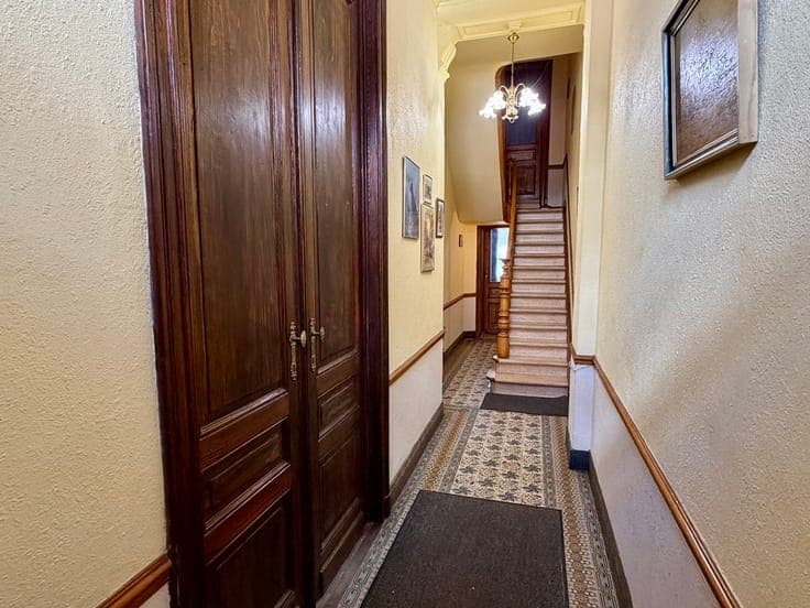 Spacious house with garden – potential for a separate living