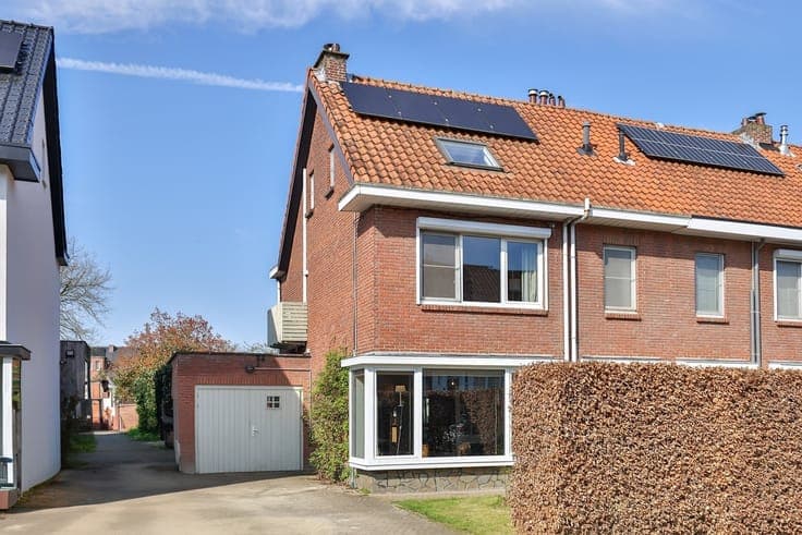Ruime gezinswoning met 4 slaapkamers in de bloemenwijk te Ho