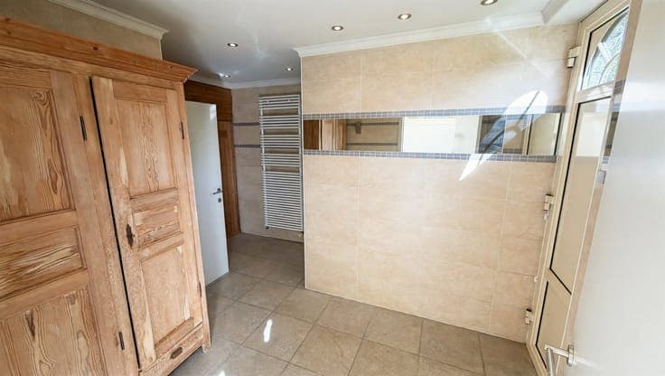 LUXURIOUS VILLA WITH INDOOR SWIMMING POOL & SAUNA – ZOTTEGEM