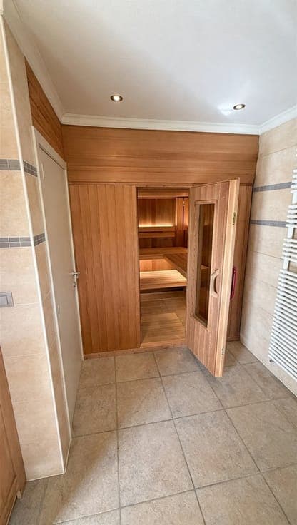 LUXURIOUS VILLA WITH INDOOR SWIMMING POOL & SAUNA – ZOTTEGEM