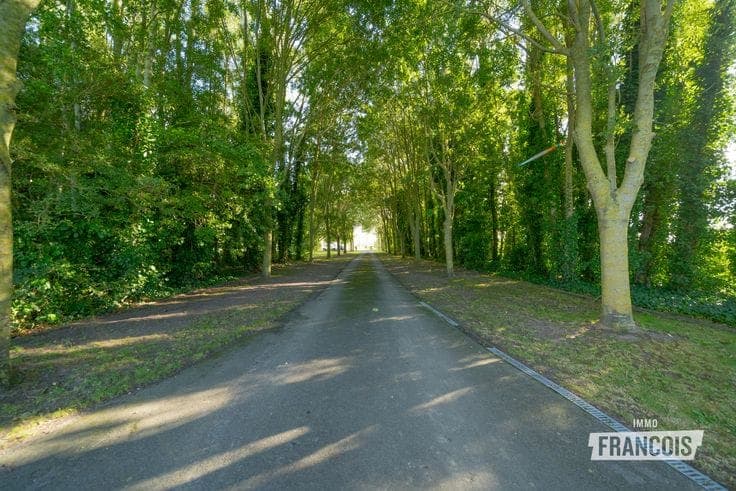 A unique estate covering 2.13 ha in Alveringem – where sile…